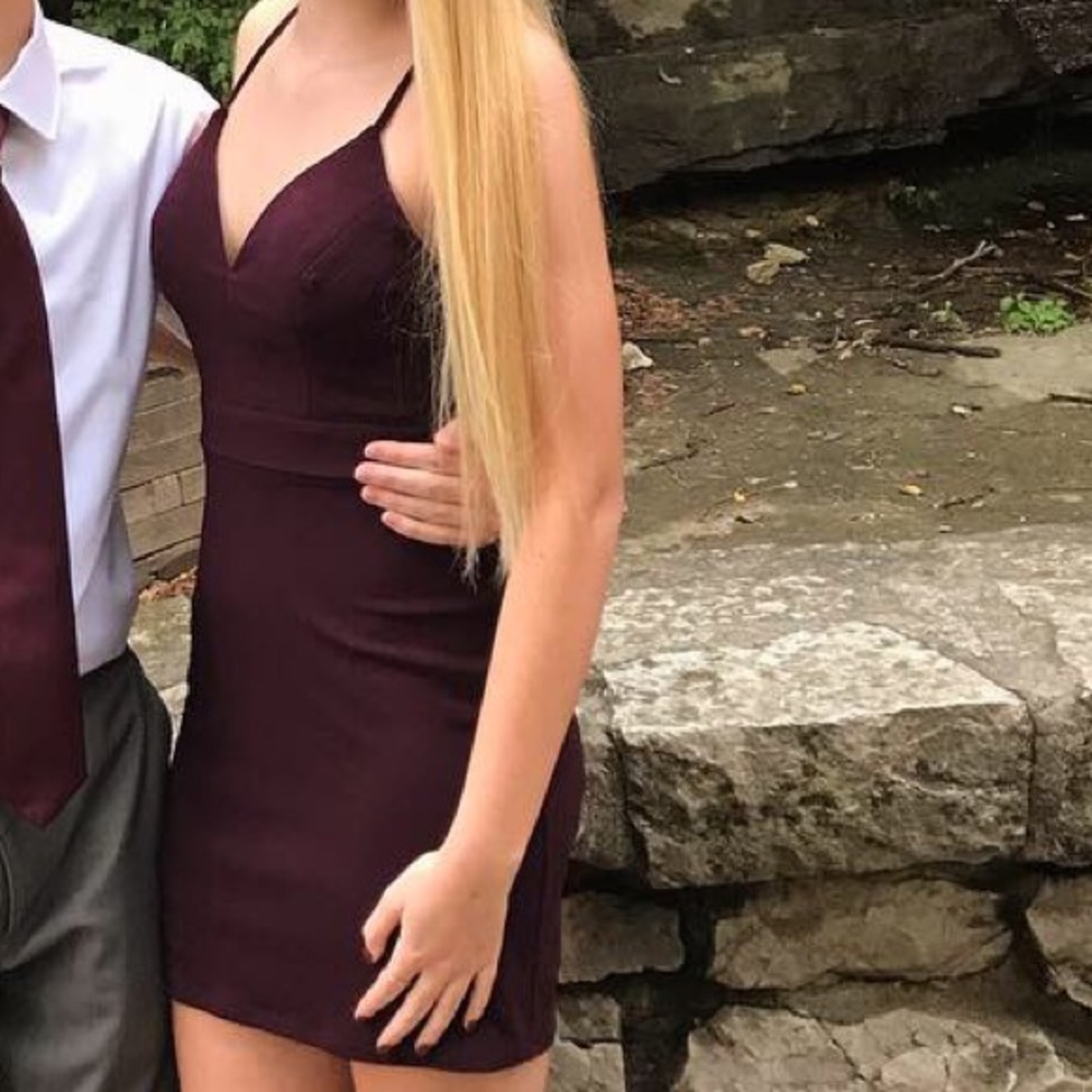 maroon fitted dress with lace back